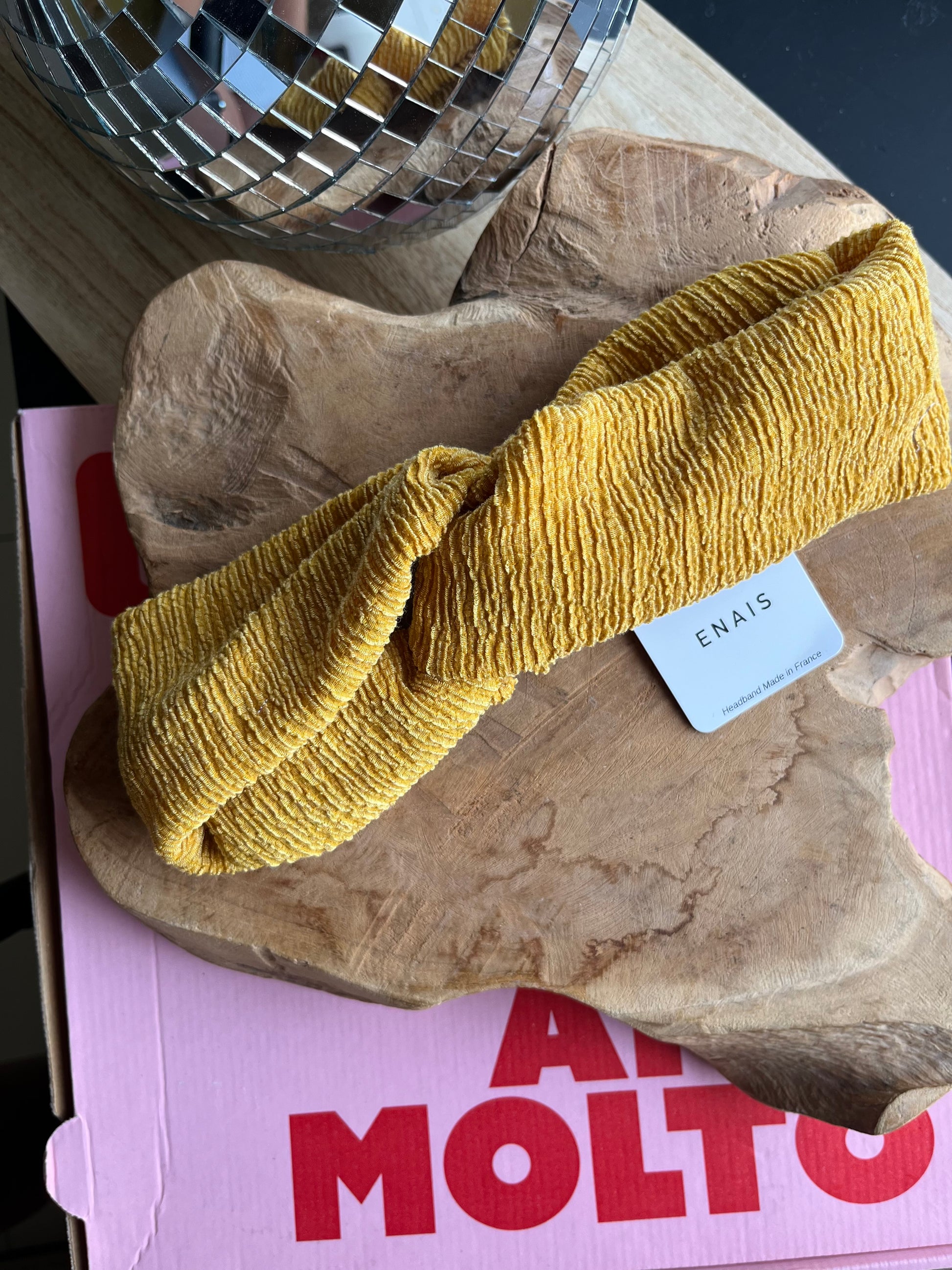 YELLOW
